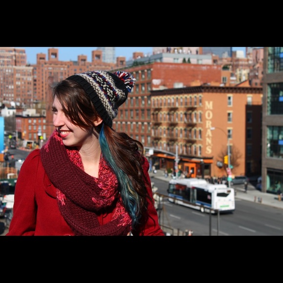 Extra Warm Burgundy Scarf! - Picture 1 of 3